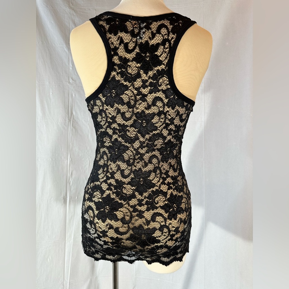 BKE Black Lace Overlay Tank Top M Floral Sheer Lace Sleeveless Made in Canada - Picture 5 of 12